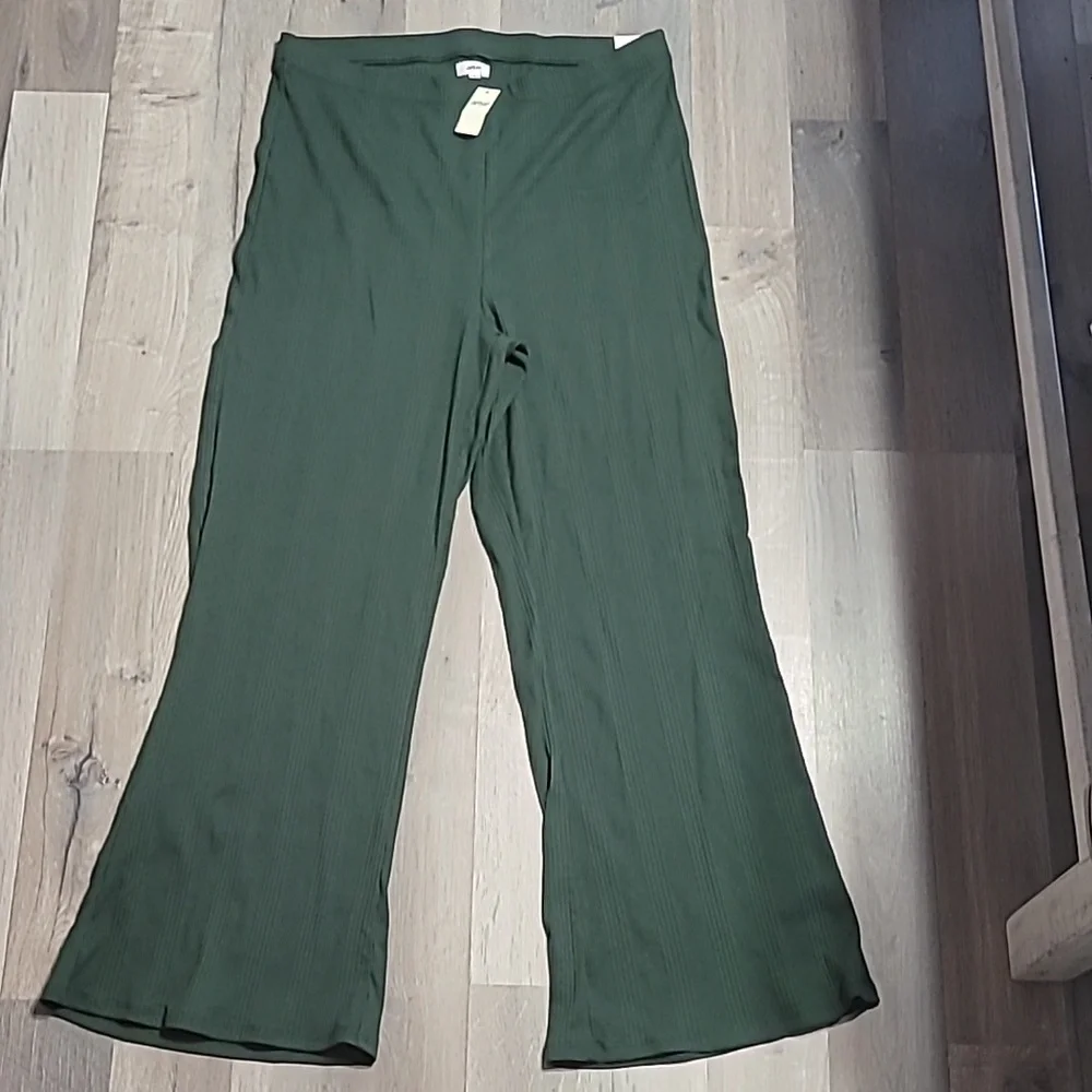 NWT Aerie Green Ribbed Flare Pants Size XL - Picture 2 of 5